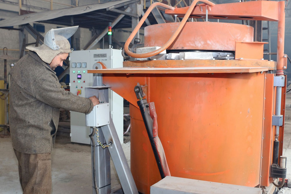 Каменск-Уральский литейный завод совершенствует технологию плавки магния