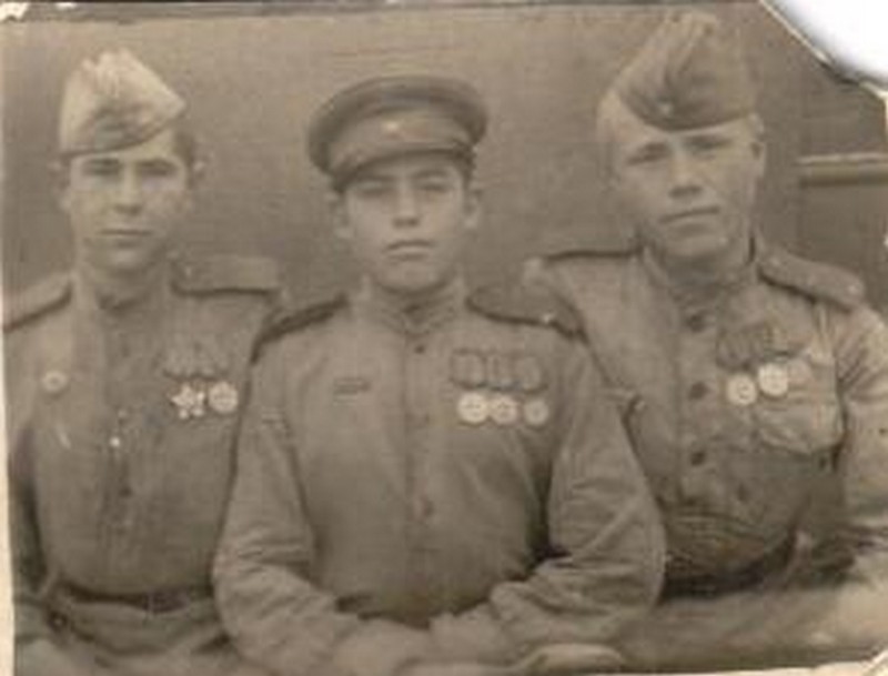 У него были медаль Жукова и «За отвагу». Инспектор, которая пропагандирует безопасность движения в Каменске, рассказала о своем деде