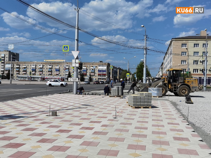 Все работы в графике, а неудобства надо перетерпеть: смотрите, как реконструируется территория от ДК «Юность» до СК «Олимп» в Каменске Все работы в графике, а неудобства надо перетерпеть: смотрите, как реконструируется территория от ДК «Юность» до СК «Олимп» в Каменске