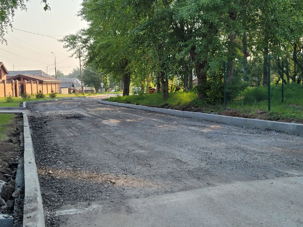 В Каменске-Уральском на Войкова укладывают асфальтобетон