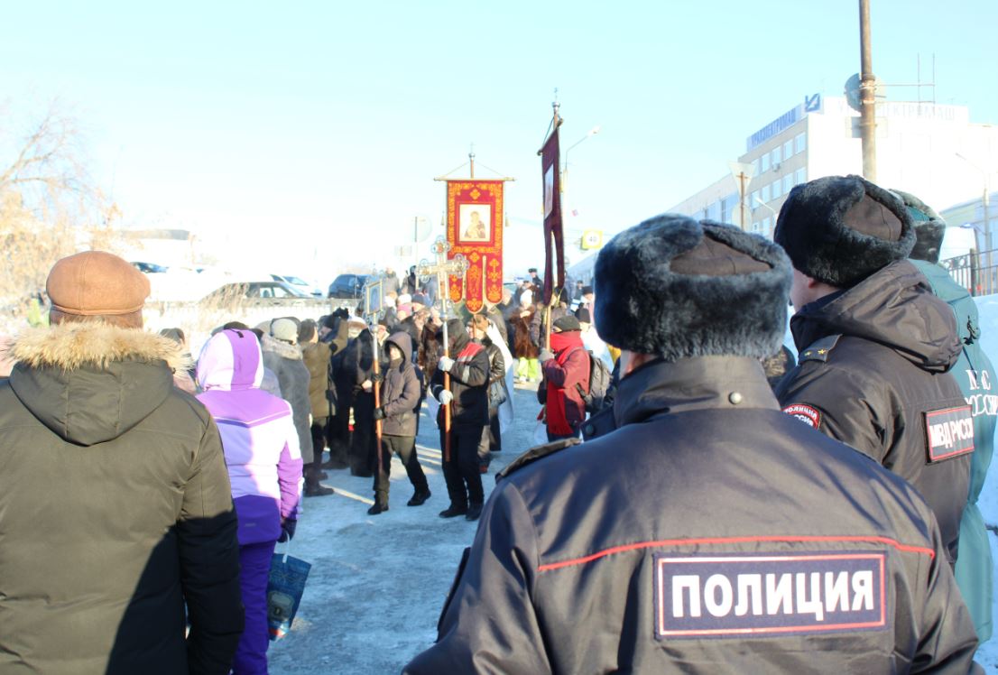 В Каменске-Уральском празднуют Крещение Господне. Госслужбы сопровождают процесс