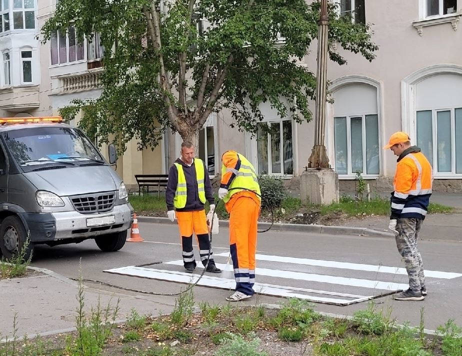 В Каменске-Уральском началось нанесение дорожной разметки | В уральском городе началось нанесение дорожной разметки