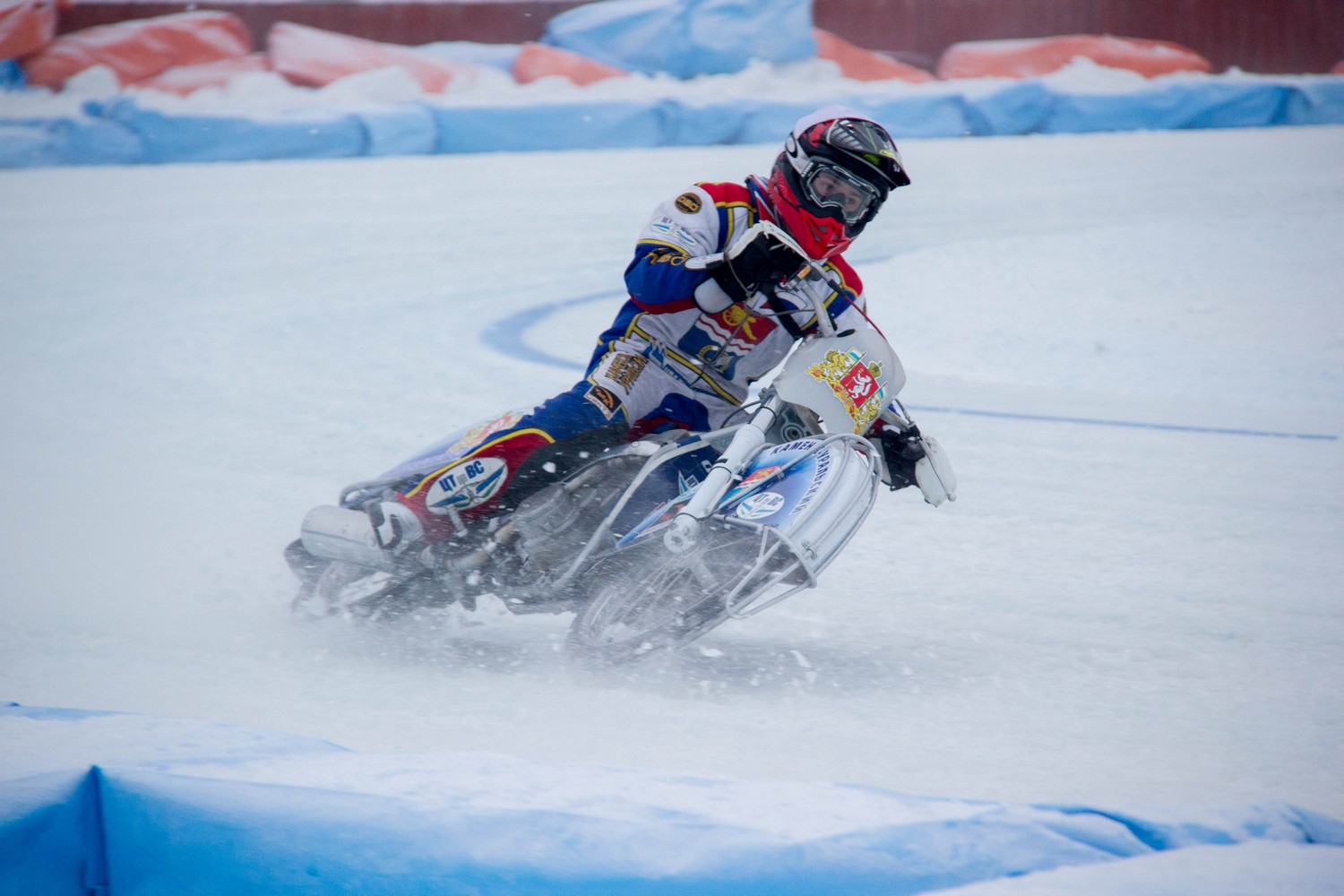 Травма руки, госпитализация, борьба за медали и перезаезды сопровождали гонщиков на Личном Чемпионате России в Каменске-Уральском