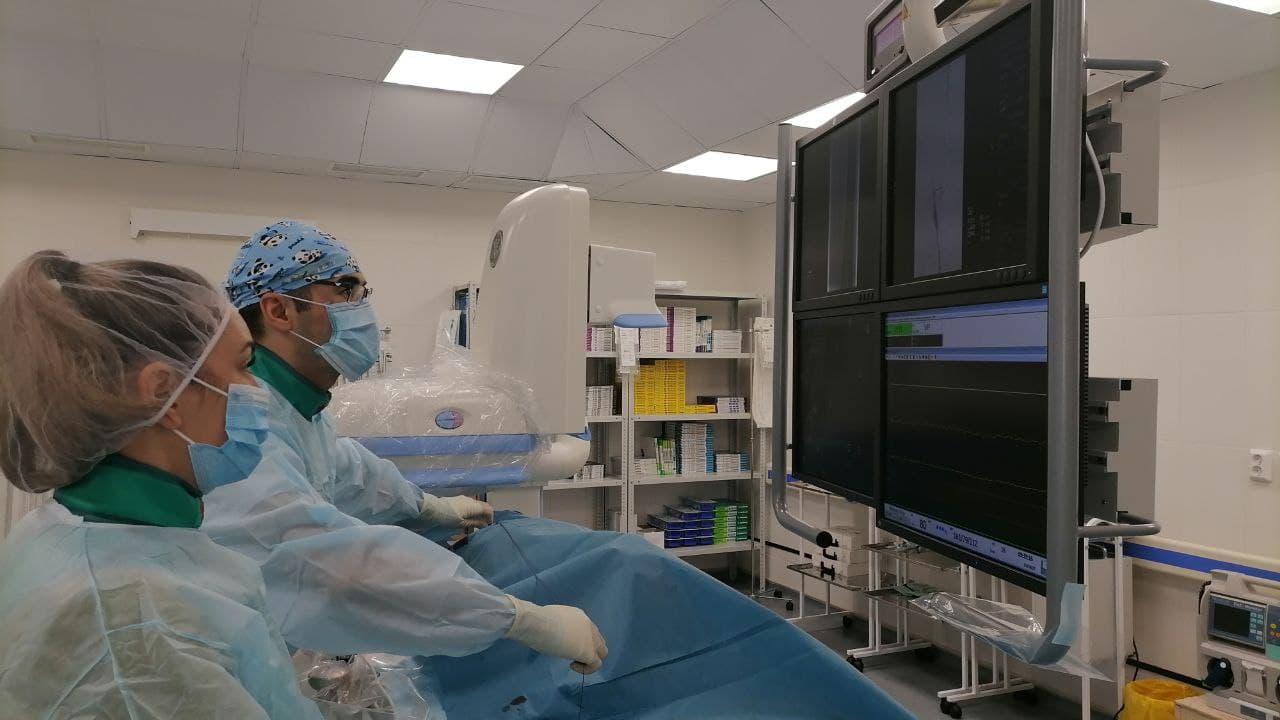 Медики каменской городской больницы на новейшем оборудовании сумели спасти пациентке ноги — все шло к тому, что их придется ампутировать