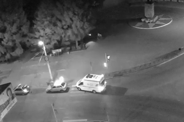 Пьяный конфликт с поножовщиной произошел ранним утром в Каменске-Уральском у памятника Кунавину: повздорили двое ранее судимых мужчин