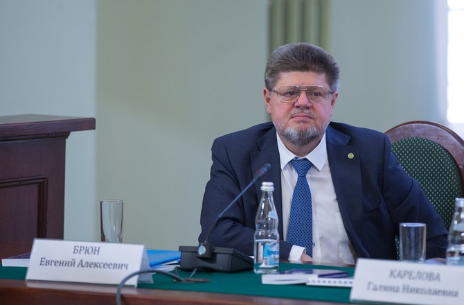 Брюна убрали с поста главного внештатного психиатра-нарколога Минздрава