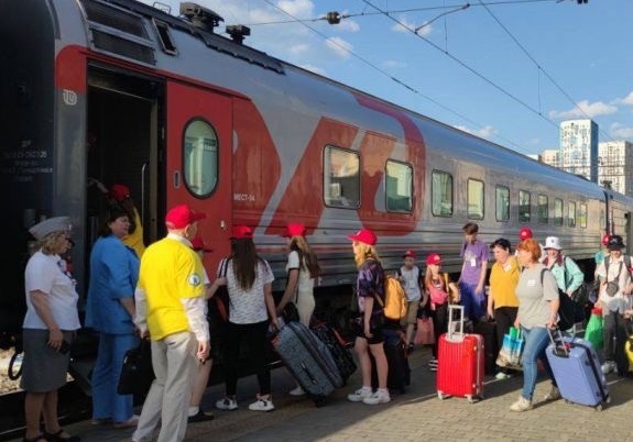 Дети из Каменска-Уральского отдыхают на Чёрном море 