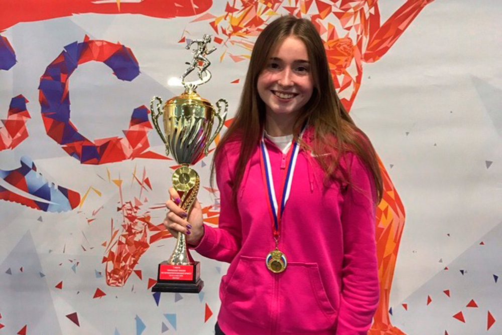 «На победу не рассчитывала». Восемнадцатилетняя красавица-бегунья с приличными успехами названа лучшим спортсменом года в Каменске-Уральском