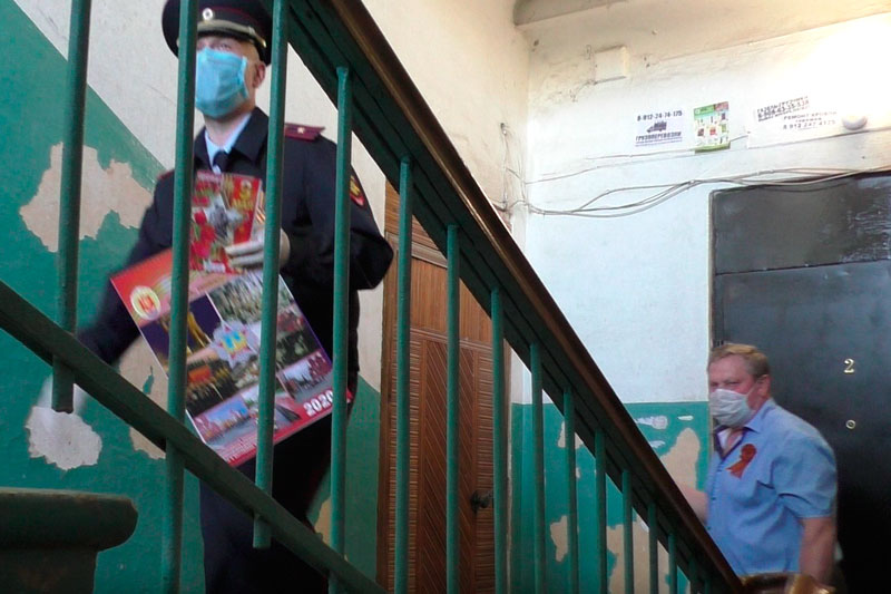 Фронтовиков уже нет, но живы их семьи: полицейские Каменска-Уральского поздравили родных и близких тех, кто приближал победу в Великой войне