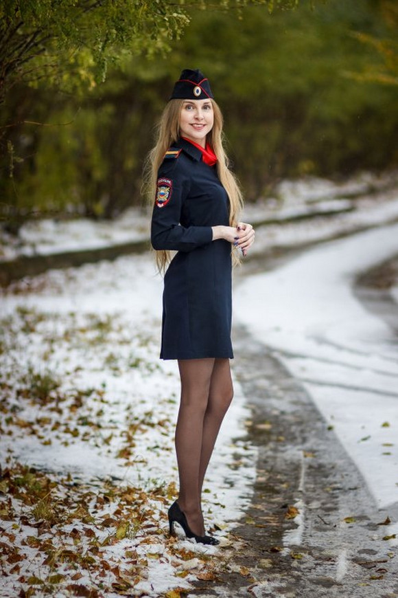 «Спортсменка, танцорка и просто красавица». Сотрудница полиции Каменска-Уральского участвует в престижном фотоконкурсе