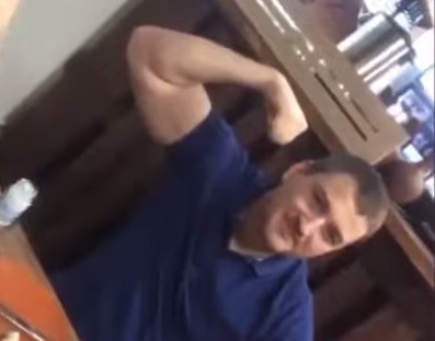 В Тюмени следователь СКР отметил повышение в ресторане под крики «АУЕ!» и «Жизнь ворам!»