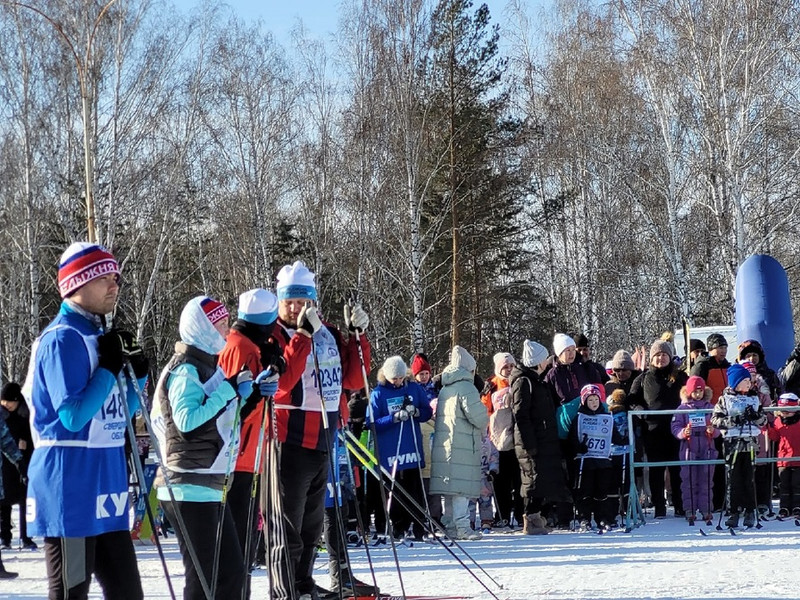 На «Лыжню России» пришли тысячи жителей Каменска-Уральского