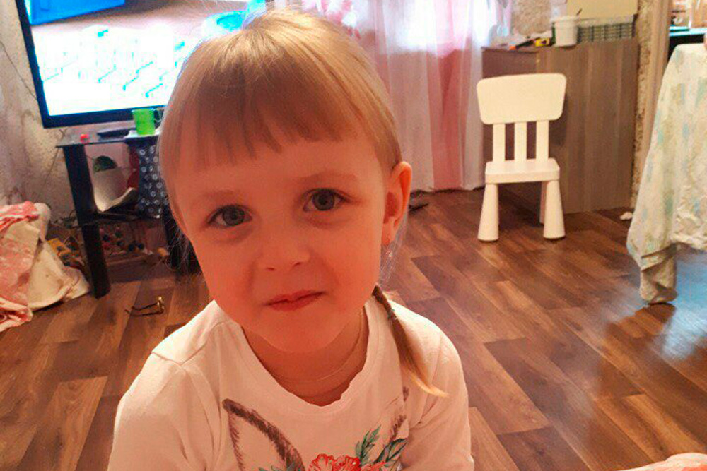 «Ярослава целыми днями под капельницами, и без них не может». Девочке из Каменска-Уральского очень нужна ваша помощь!