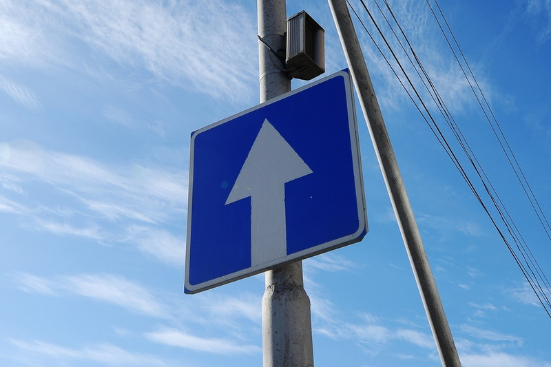 Знаки открыли, теперь односторонка: на части улицы Бугарева в Каменске-Уральском изменилась схема движения. Будьте бдительны