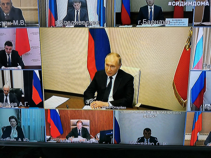 «У нас есть солидная подушка безопасности». Путин рассказал, как страна поможет людям: медикам, бизнесу, предприятиям. И попросил терпеть...