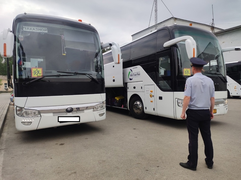 Масштабные проверки общественного транспорта проходят в Каменске-Уральском | В Каменске-Уральском проходят масштабные проверки автобусов