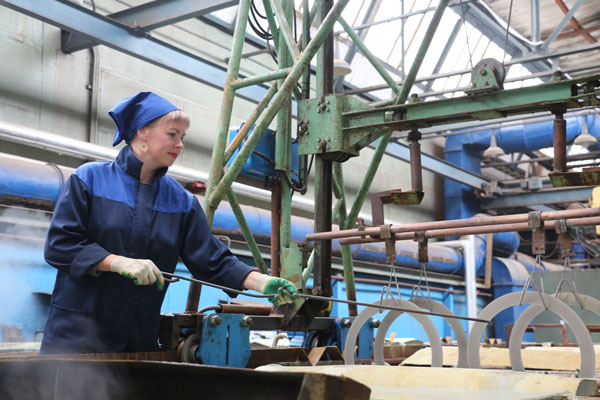 «Достигнуты высокие результаты». На заводе в Каменске-Уральском учились тонкостям работы по «доведению до ума» тормозов для вертолетов МИ