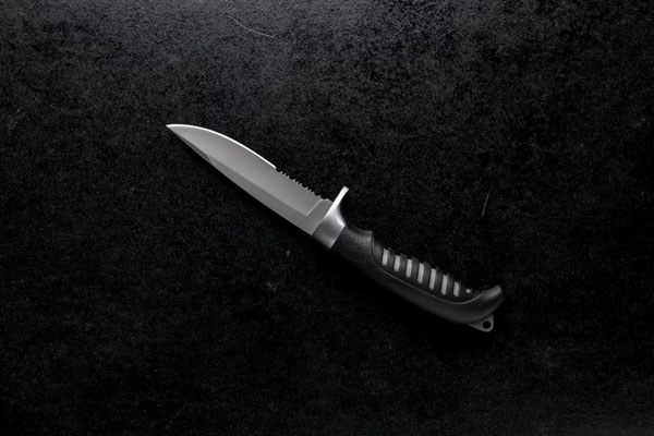 Пьяный российский чиновник бегал по пляжу с ножом в поисках жены, его задержали | Во Владивостоке полицейские задержали чиновника с ножом Пьяный российский чиновник бегал по пляжу с ножом в поисках жены, его задержали | Во Владивостоке полицейские задержали чиновника с ножом