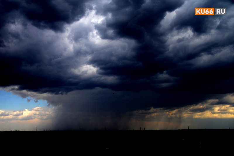 Синоптики вновь объявили штормовое предупреждение