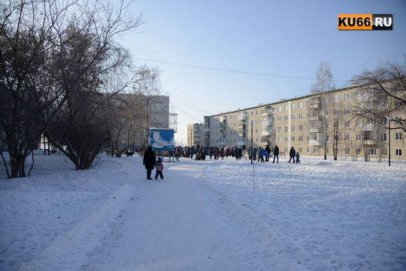 «Учимся гулять чисто. Хотя пока до этого далеко». В Тимирязевский парк в Каменске-Уральском в субботу вышли все, кому не лень. ФОТО