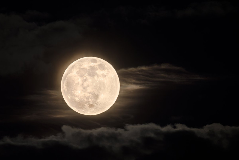 Астролог рассказал, как снежное суперлуние может повлиять на здоровье людей