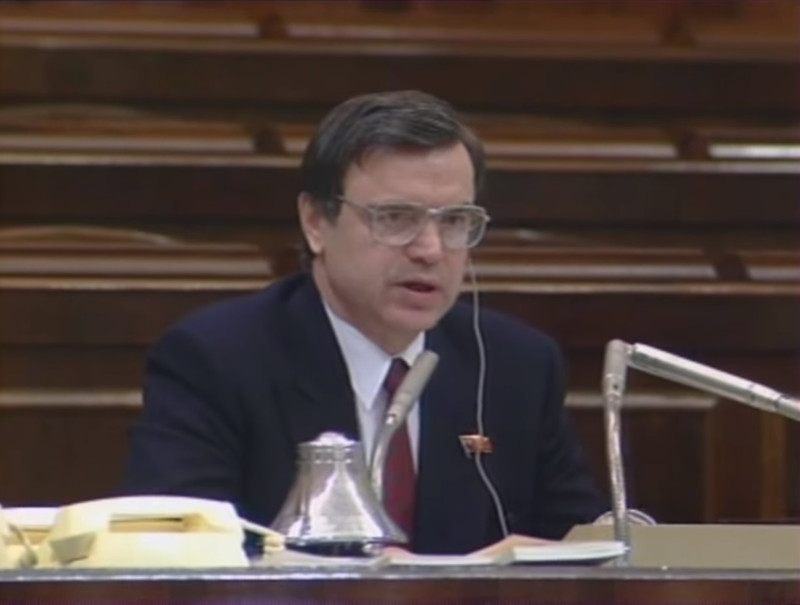 Умер председатель Верховного Совета России, давший бой Ельцину