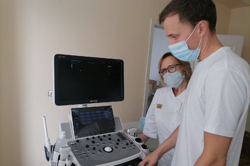 В больницу Каменска поступило «шикарное» оборудование, которое используют и для пациентов, переболевших COVID-19. А еще ждут томограф