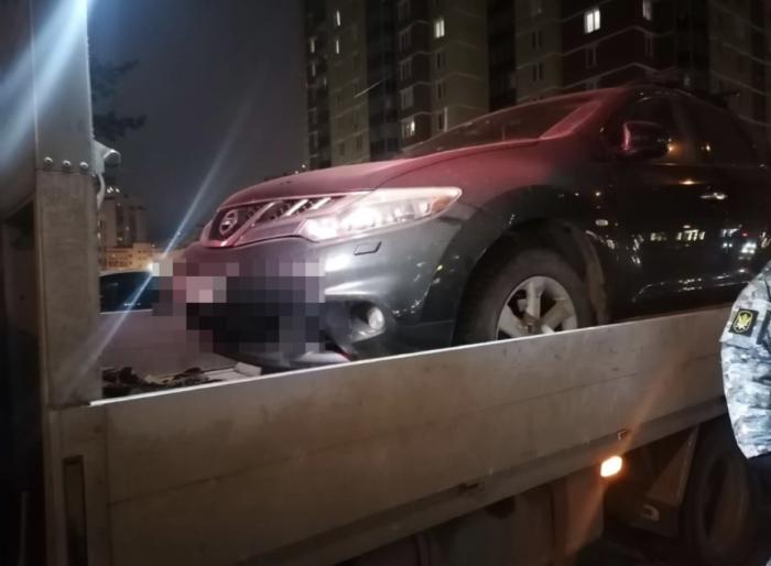 В Екатеринбурге приставы отобрали машину у должника за миллионный долг по кредитам  | У Екатеринбуржца отобрали машину за долг в 1 миллион рублей 