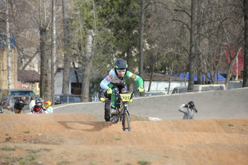 Юные каменцы, занимающиеся в современном виде спорта BMX Racing, побывали на соревнованиях в Удмуртии и вернулись не с пустыми руками