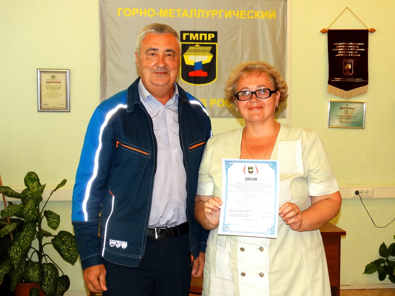 Пластиковые окна, новый кафель, зеркала, фены, кулеры…. Где на СиТЗ в Каменске-Уральском женщинам работать комфортнее всего?