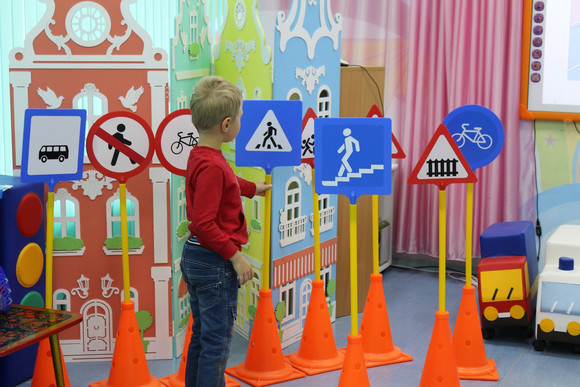 Сотрудники Каменской Госавтоинспекции побывали в гостях у дошкольников