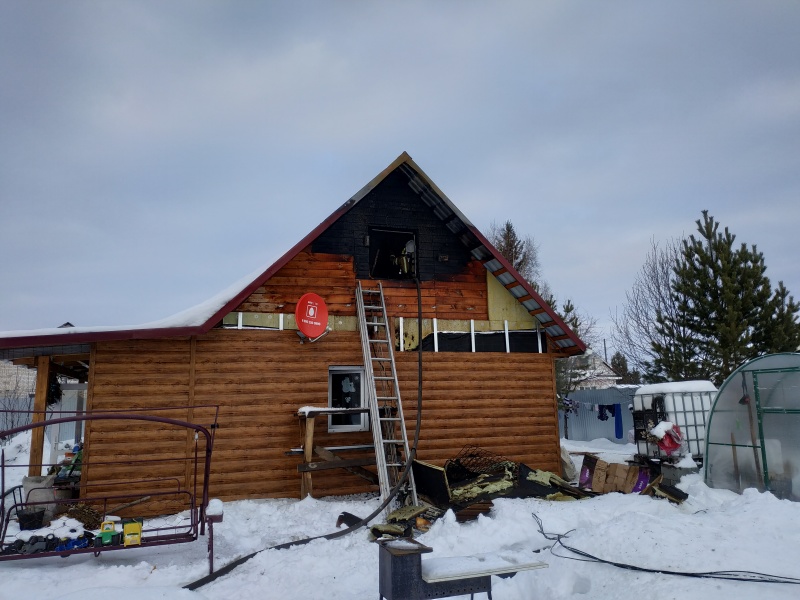 В поселке под Каменском-Уральским сгорела баня