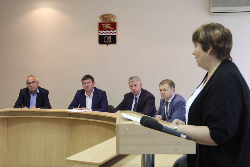 Больше 100 млн. руб из бюджета Каменска потрачено на защищенность школ и детсадов. Ходить через дворы и меж заборов больше не выйдет