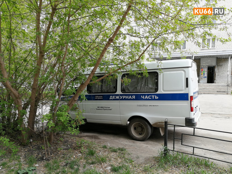 Старенькая бабушка в Каменске впустила неизвестную, пообещавшую ей выплату и массаж. Пока ждала, чтобы расслабиться, лишилась сбережений Старенькая бабушка в Каменске впустила неизвестную, пообещавшую ей выплату и массаж. Пока ждала, чтобы расслабиться, лишилась сбережений