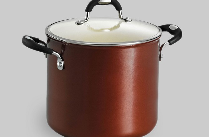 Россиянка била внука крышкой от кастрюли и ставила на горох