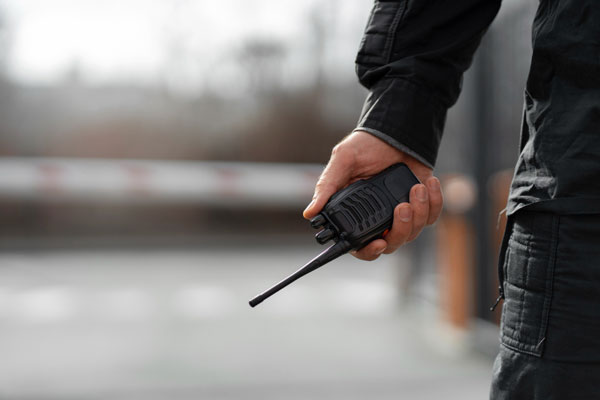 На Урале задержали ОПГ, которая устроила на работу тысячи мигрантов | В Екатеринбурге накрыли ОПГ, которая трудоустроила 4 тыс. мигрантов