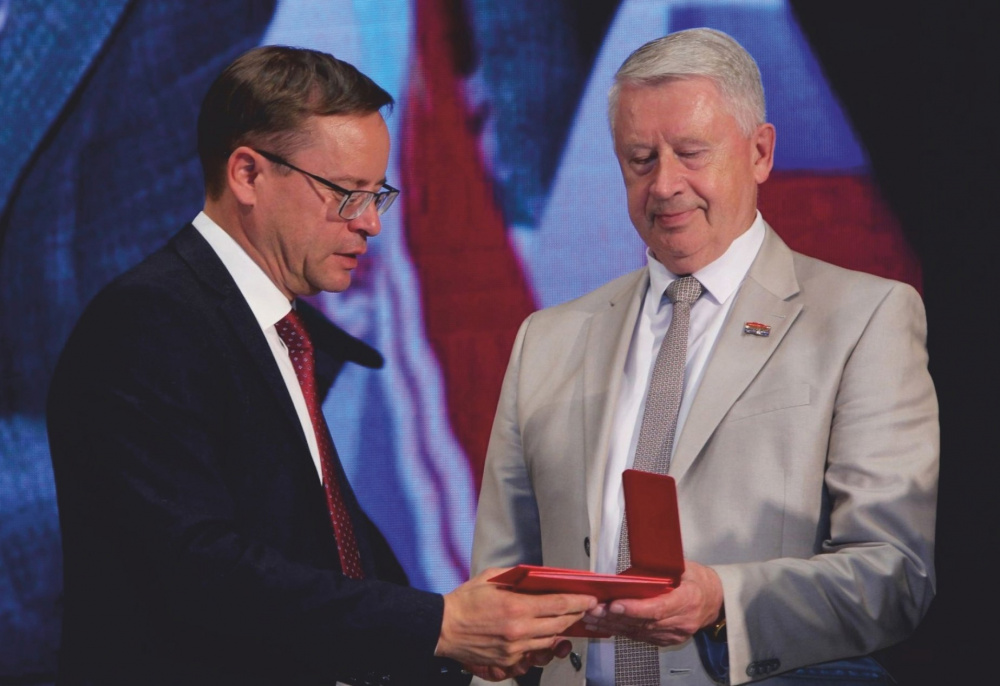 Экс-спасатель решил засудить председателя думы в Каменске-Уральском | Экс-спасатель судится с председателем думы в Каменске-Уральском