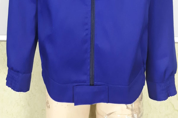 В каменской колонии заключенные заработали 200 тыс. руб. — шили куртки и полукобинезоны. У них нет выбора — надо платить пострадавшим...