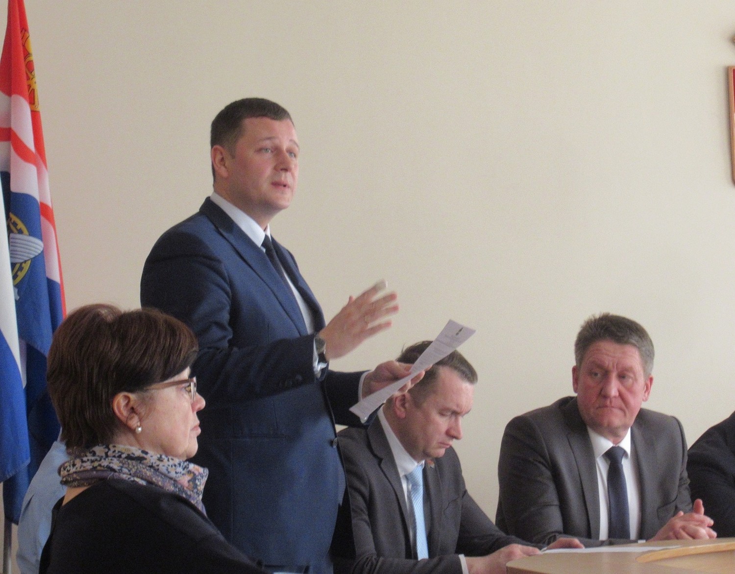 Гордума Каменска утвердила списки тех, кто будет штрафовать за парковку на газонах – сюда вошли мэр, его первый зам и специалисты УГХ