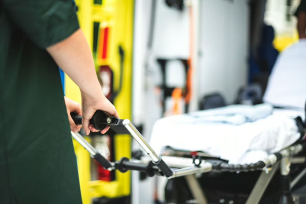 Под Тюменью 12-летняя велосипедистка врезалась в автомобиль | В Тюменской области 12-летняя велосипедистка протаранила автомобиль