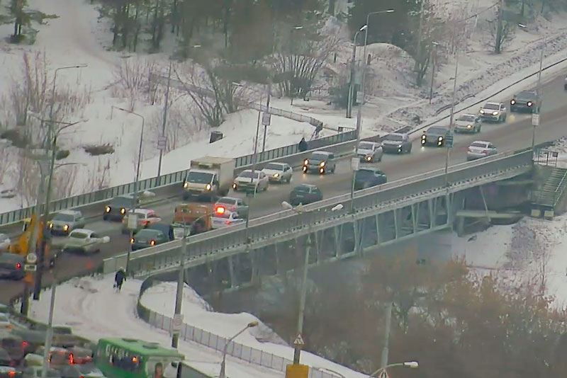 Рабочий день после праздника в Каменске-Уральском начался с пробок Рабочий день после праздника в Каменске-Уральском начался с пробок