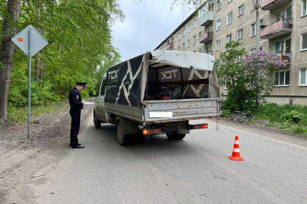 Сегодня в Каменске-Уральском водитель автомашины ГАЗ совершил наезд на велосипедиста