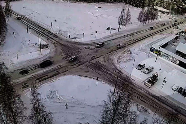 В Карелии убиравший снег трактор задавил ребенка