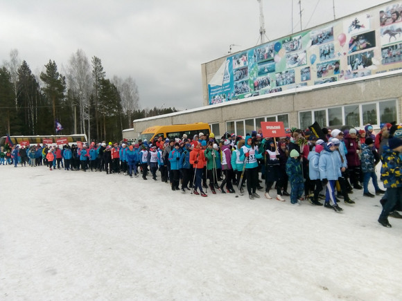 Боролись до конца! Лыжницы из Каменска-Уральского в схватке с пятью сотнями соперниц взяли четвертое место на гонках в Первоуральске