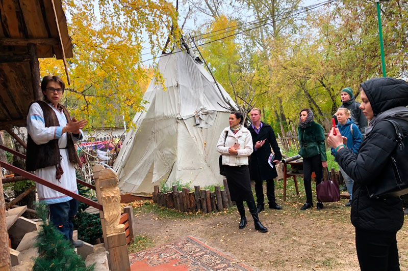 «Как ни странно, карантин нам даже на руку». Хозяин кораблика «Тритон» и Угорского поселья Каменска-Уральского - о планах после коронавируса