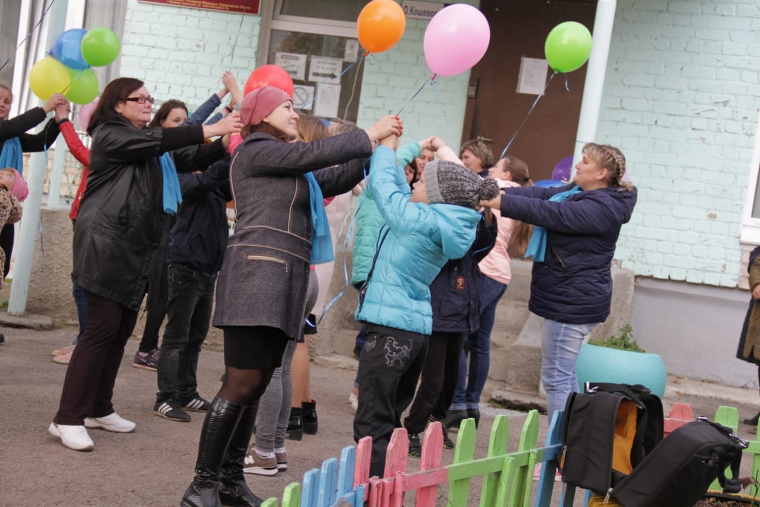 В Каменске-Уральском открыли «Дворик детства» – для ребят здесь установили современный спортивно-игровой комплекс
