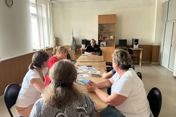 Полицейские в Каменске-Уральском проводят профилактические мероприятия по недопущению фактов обмана граждан мошенниками