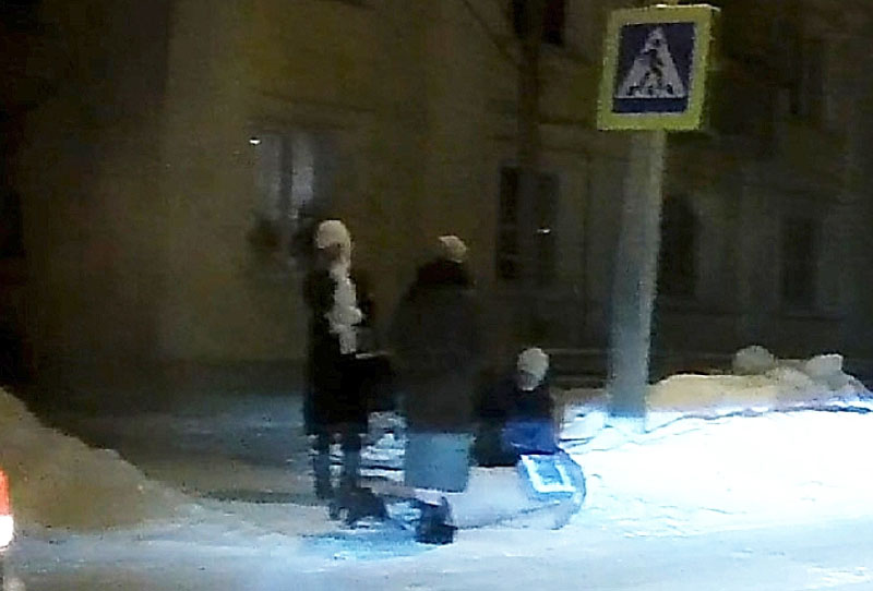 В ГИБДД опровергли информацию о наезде на ребёнка в Каменске-Уральском | ГИБДД опровергла слухи о сбитом ребёнке в Каменске-Уральском