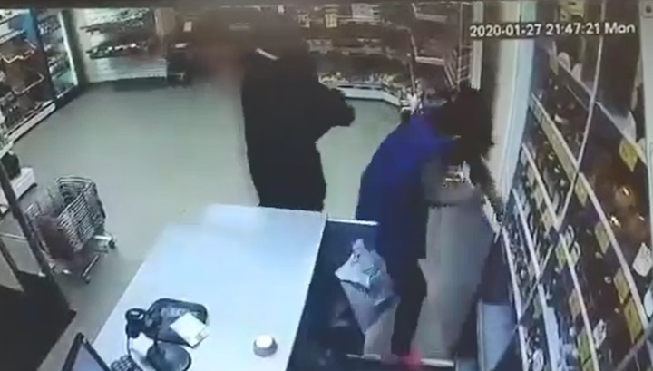 В Пермском крае мужчина поджег бывшую супругу на рабочем месте. Видео