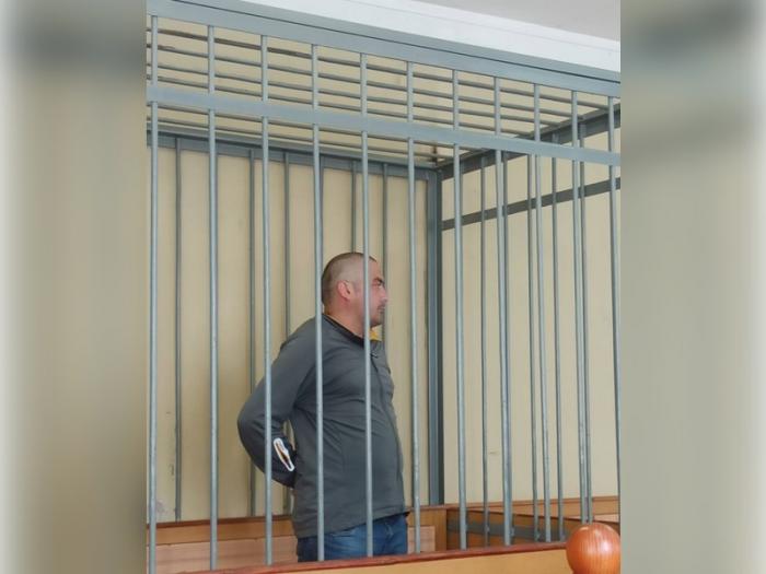 Ранил женщину ножом и захотел на фронт: мужчина, напавший с ножом на женщину в Каменске-Уральском просится на СВО | Синарский суд решает вопрос ареста мужчины, напавшего с ножом на женщину в Каменске-Уральском